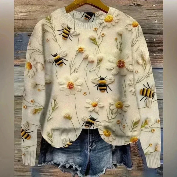 NEW 🌼 Vibrant Floral and Bee Crew Neck Sweater, Sz M - Picture 1 of 6